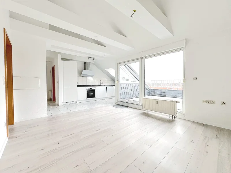 Wohnbereich - Wohnung kaufen in Ludwigshafen am Rhein / Friesenheim - Schicke Wohnung mit tollem Ausblick vom uneinsehbaren Dachbalkon