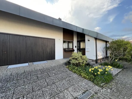 Eingangsbereich - Haus kaufen in Dannstadt-Schauernheim - Filigrane Architektur mit viel Wohnfläche in bester Lage