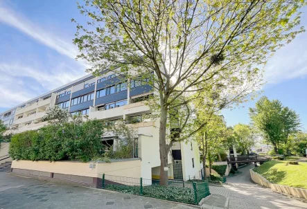 Hausansicht - Wohnung kaufen in Ludwigshafen am Rhein - Eigennutz oder Kapitalanlage! - Penthouse mit toller Terrasse im Musikerviertel