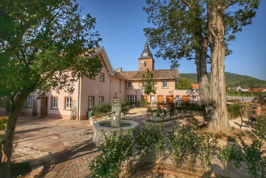 Ansicht Neubau - Haus kaufen in Burrweiler - One of a kind - Traumhaftes Anwesen mit Blick über die Rheinebene