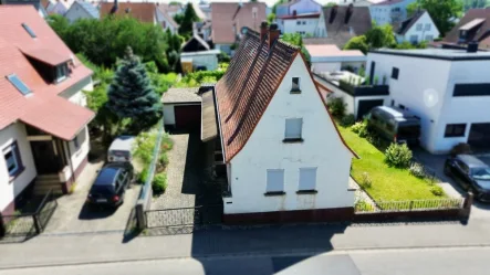 Drohnenansicht - Haus kaufen in Billigheim-Ingenheim - Charmantes Einfamilienhaus mit tollem Gartenbereich in zentraler Lage von Billigheim-Ingenheim