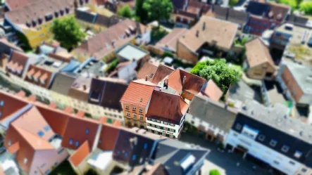 Drohnenansicht - Haus kaufen in Landau - Denkmalschutz-Afa im Herzen von Landau – Entwicklungspotenzial mit 1.000m² Gesamtfläche