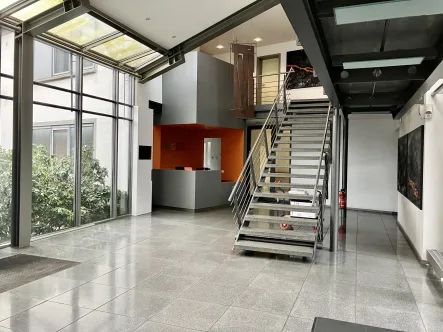 Foyer - Büro/Praxis mieten in Enkenbach-Alsenborn - Enkenbach-Alsenborn - Großzügige, möblierte Bürofläche in Top-Zustand