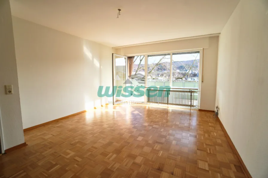 Wohnzimmer 2 - Wohnung kaufen in Bad Neuenahr - Wohnen in zentraler Lage mit Weitblick vom Südbalkon auf den Neuenahrer Berg