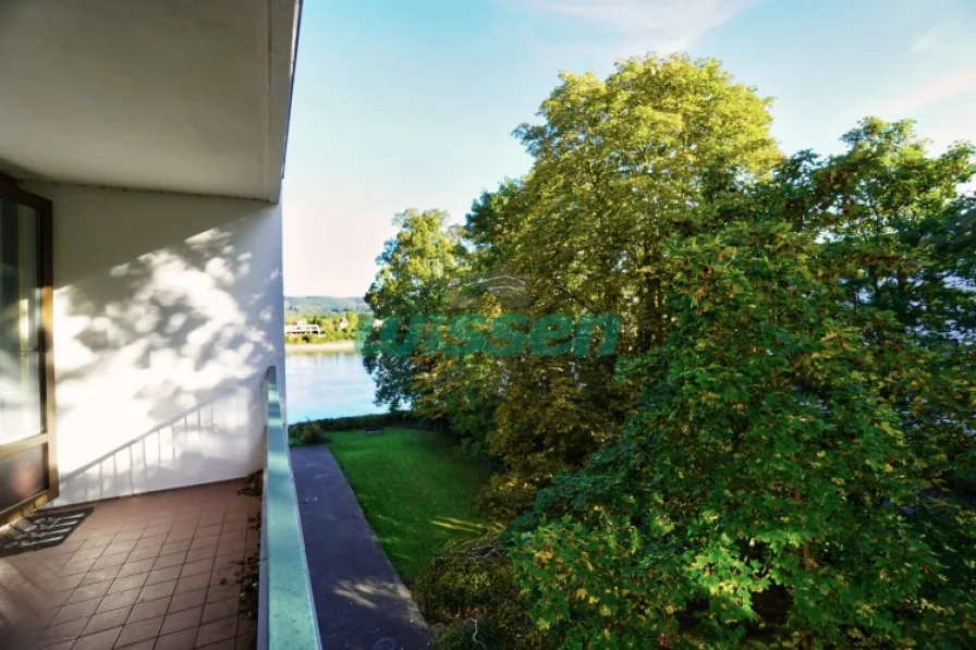 Ausblick vom Balkon - Wohnung kaufen in Remagen / Rolandseck - Gut geschnittene 2-Zimmer-Wohnung mit Loggia und separater Küche!