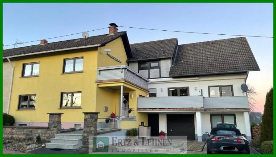 Ansicht - Haus kaufen in Landscheid - Zweifamilienhaus mit Garten und Garage in Landscheid-Burg