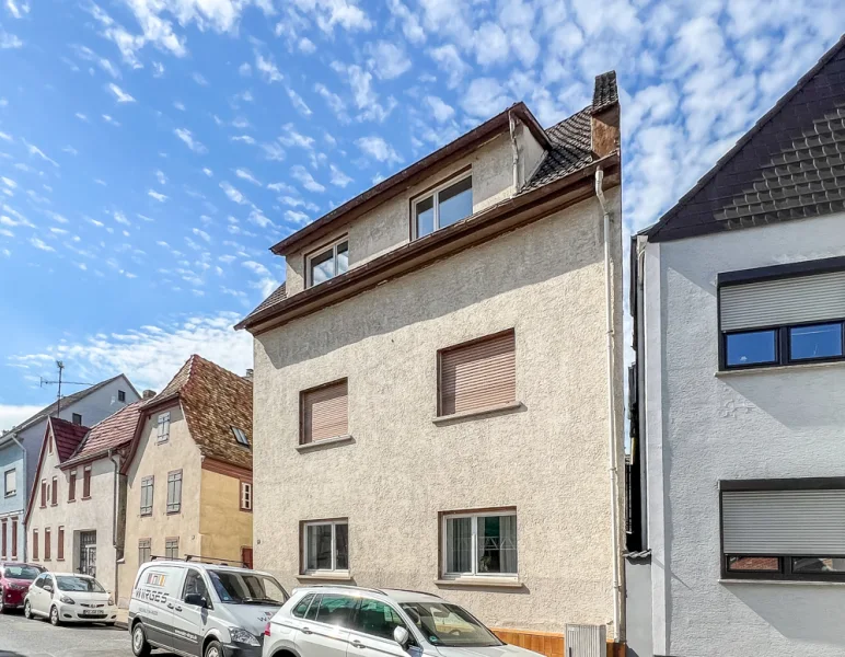 Hausansicht - Haus kaufen in Mainz - Gonsenheimer Mietgarant: Kapitalanlage par excellence mit 8 renovierten Wohnungen