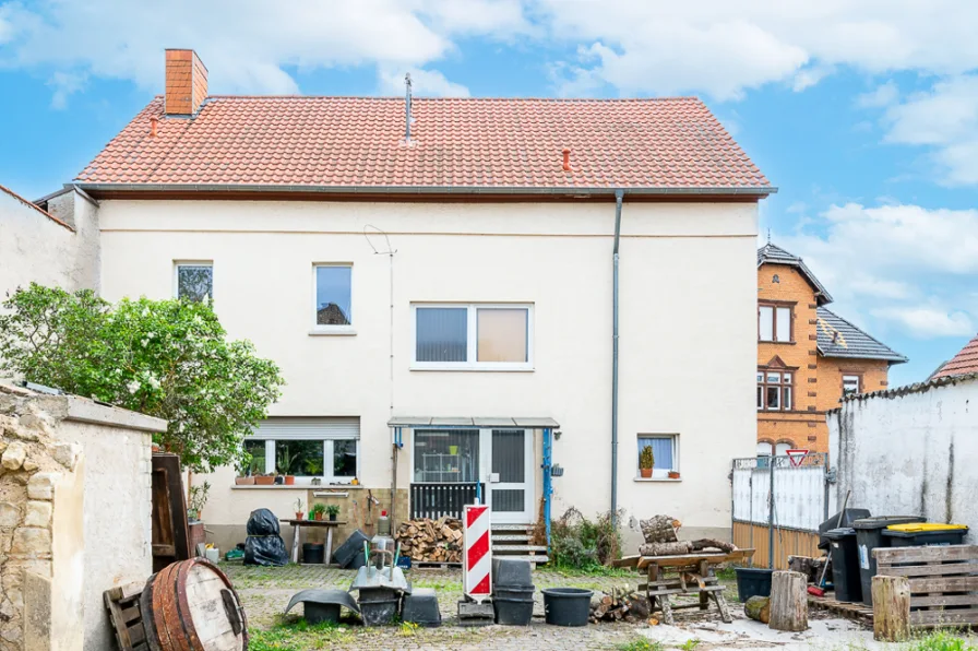 Ansicht Haus mit Grundstück - Haus kaufen in Bubenheim - 175 m²-Haus mit 8 (!) Zimmern – Wer viele Räume sucht, hat sie hier gefunden!