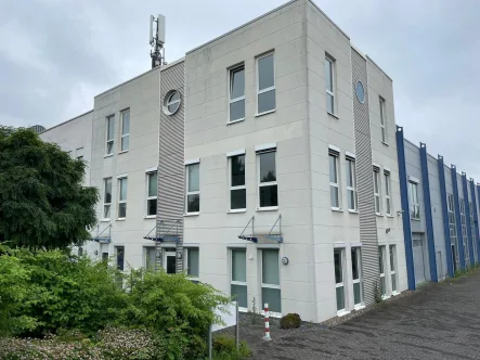 Außenansicht Gebäude - Büro/Praxis mieten in Koblenz - Helle Bürofläche mit großem Seminarraum vakant