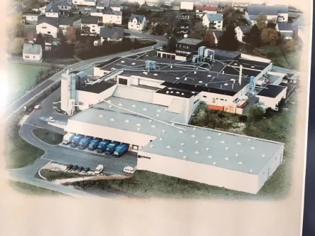 Gesamt - Halle/Lager/Produktion mieten in Beltheim - Lagerflächen mit guter Verkehrsanbindung PROVISIONSFREI zu vermieten / Teilbar ab 1200m²