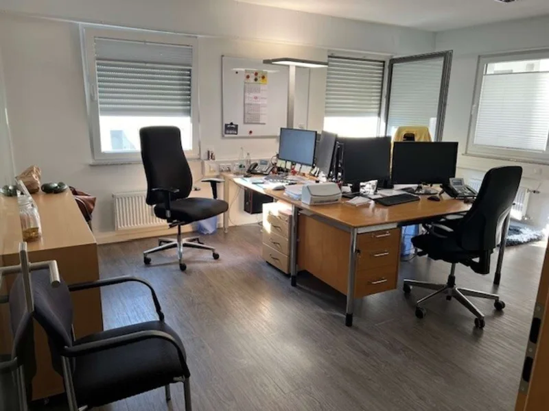 Büro klein 1