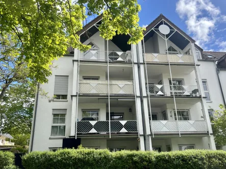 Vorderansicht - Wohnung kaufen in Mainz / Hechtsheim - HEMING-IMMOBILIEN -  Zentral und doch im Grünen! Moderne ETW im beliebten Mainz-Hechtsheim
