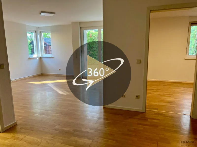 Blick ins Wohnzimmer - Wohnung kaufen in Spiesheim - HEMING-IMMOBILIEN -  Helle Gartenwohnung mit viel Platz für Homeoffice oder Hobby