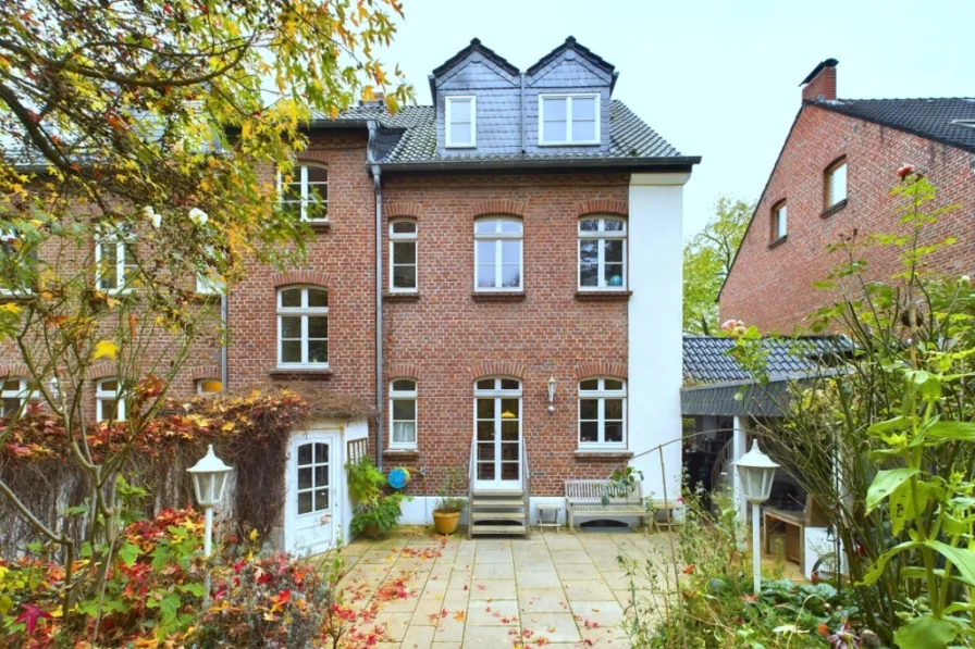 Rückansicht - Haus kaufen in Essen - Denkmalgeschützte Doppelhaushälfte in ruhiger Lage