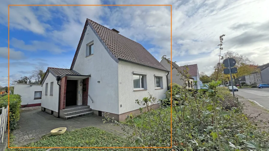 Außenansicht - Haus kaufen in Voerde - Einfamilienhaus mit Potenzial in Voerde-Stadt mit einem großzügigen Grundstück!