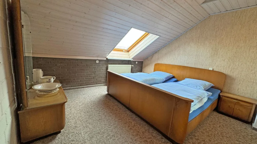 Schlafzimmer DG