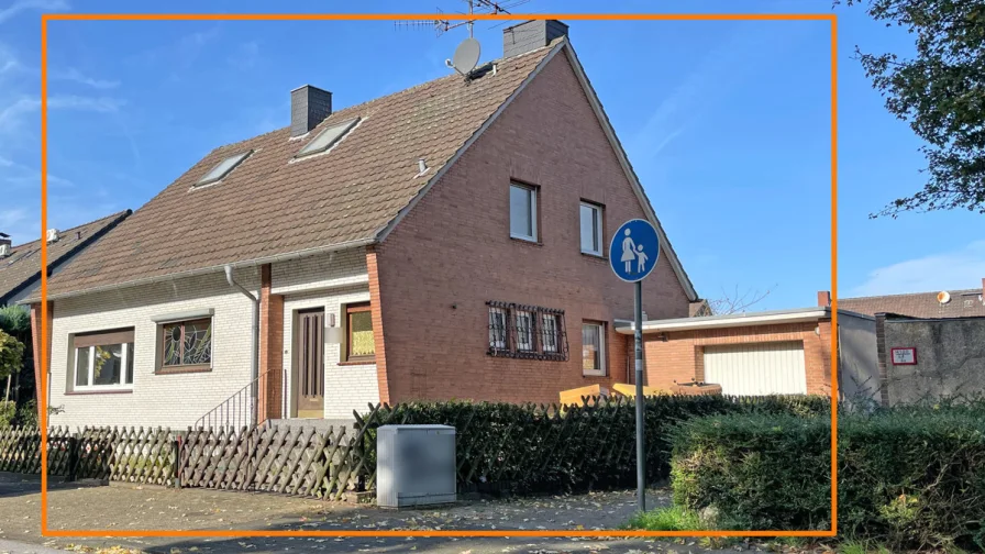 Außenansicht - Haus kaufen in Duisburg - Freistehendes Einfamilienhaus in Duisburg-Rumeln mit sonnigem Wintergarten!