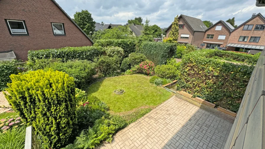 Gartenansicht vom Balkon