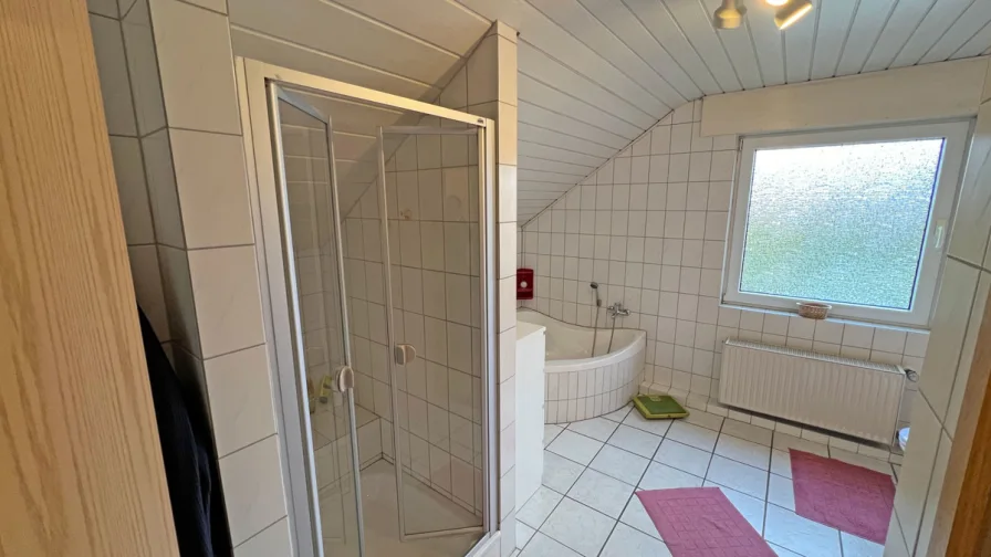 Badezimmer im DG