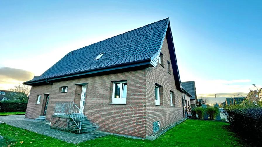 Außenansicht - Haus kaufen in Hamminkeln - Doppelhaushälfte im Rohbauzustand auf attraktivem Eckgrundstück in Dingden!