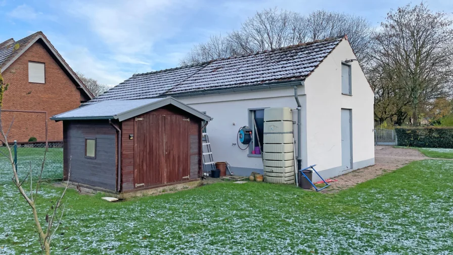 Garage mit Gartenhaus