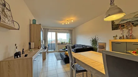 Wohn- und Essbereich - Wohnung kaufen in Voerde - Gemütliche Zweieinhalbzimmerwohnung mit Balkon und Stellplatz in Voerde-Friedrichsfeld!