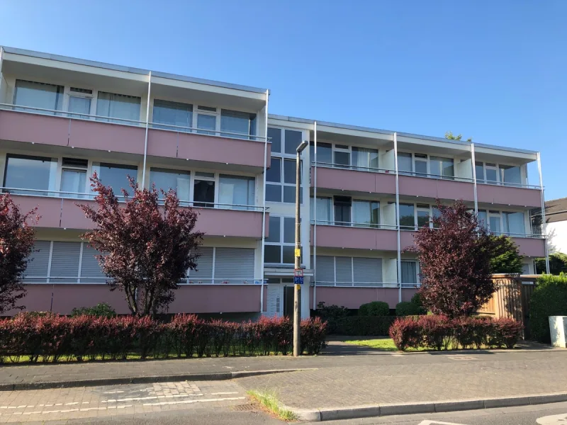 Außenansicht - Wohnung kaufen in Sankt Augustin - SANKT AUGUSTIN-NIEDERBERG in Top-Lage, 1 Zi. Appt. ca. 27 m² Wfl., Balkon und Tiefgaragenstellplatz