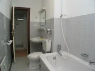 Badezimmeransicht vom Schlafzimmer aus, Beispiel