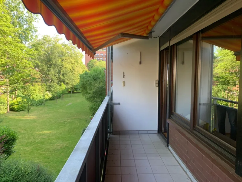 großer Balkon