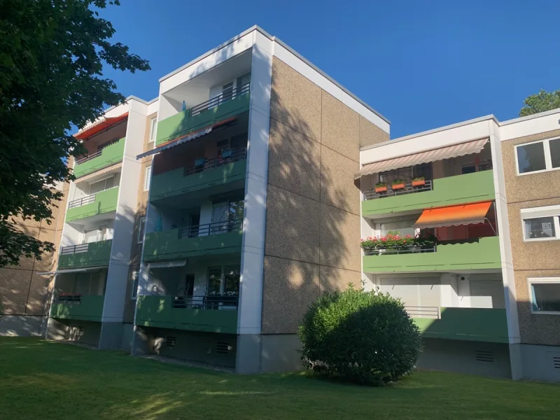 Außenasicht - Wohnung kaufen in Sankt Augustin - SANKT AUGUSTIN, ruhige 2 Zi. ETW. mit Balkon, ca. 60 m² Wfl., im 6 Part. Haus mit Garagenstellplatz