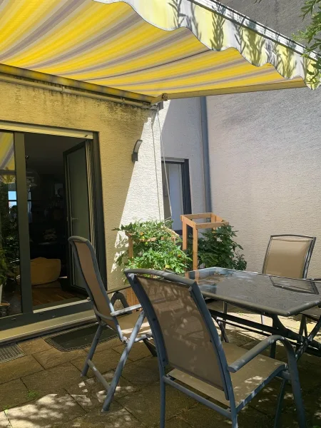 Terrasse mit Markise