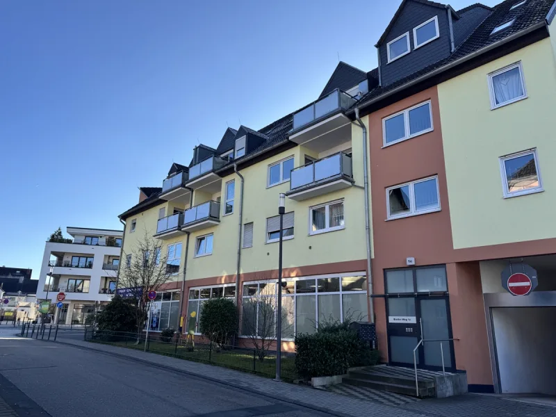 Umgebung - Wohnung kaufen in Lohmar - LOHMAR, Zentrum, 2 TOP Appartements ca. 50 m²  ges. Wfl.  mit TG-Platz, im 1.OG. vermietet und frei