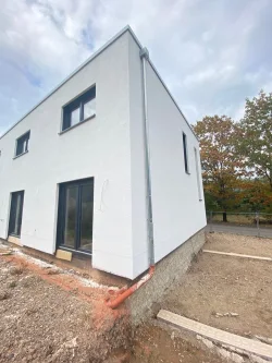 Rückseite - Haus kaufen in Völklingen / Fenne - Neubau Doppelhaushälfte, energieffizient und provisionsfrei