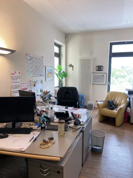 Büro EG