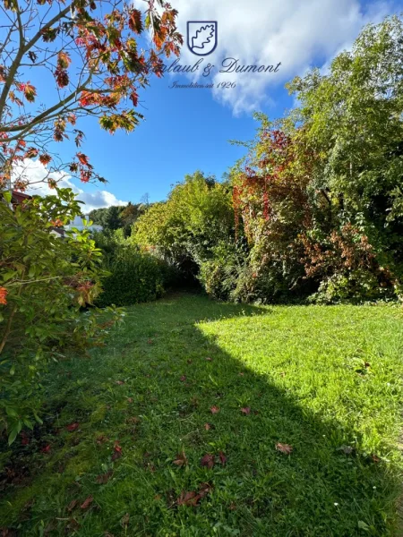 Garten - Wohnung mieten in Saarbrücken / Sankt Arnual - Moderne 2 ZKB-Wohnung mit EBK, Stellplatz + eigenem Garten