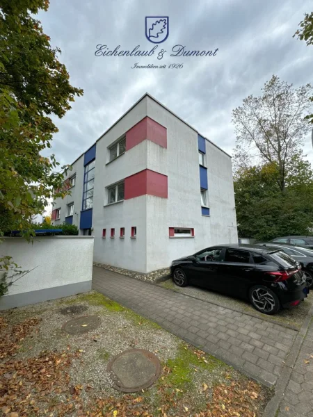 MFH mit Stellplätzen - Haus kaufen in Saarbrücken / Malstatt - Modernisiertes 6-Parteien Mehrfamilienhaus am oberen Rastpfuhl