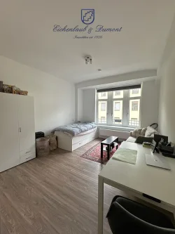 Wohn- & Schlafzimmer - Wohnung mieten in Saarbrücken - Sanierte 1-ZKB mit EBK am Beethovenplatz, perfekte City-Lage