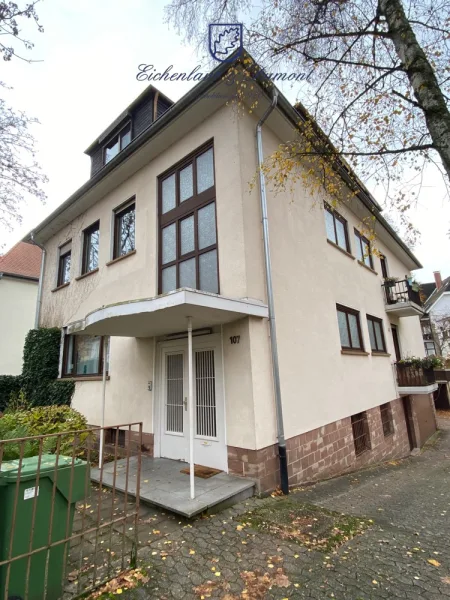 Gebäude mit Einfahrt - Haus kaufen in Saarbrücken - Vermietetes 3-Parteien Mehrfamilienhaus in Top-Lage im Stadenviertel