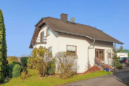  - Haus kaufen in Horhausen - Zentrumsort 56593 Horhausen! Einfamilienhaus mit Garage und Hobbyraum in Sackgassenlage!