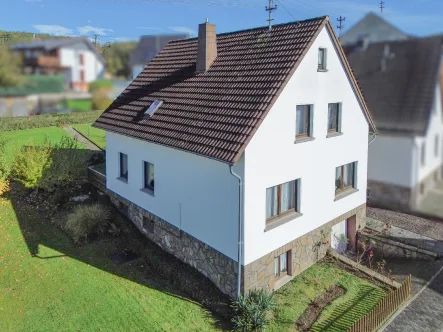  - Haus kaufen in Oberlahr - Kleines Landhaus mit viel Potenzial im schönen Wiedbachtal! A3 - ca. 35 Min. Kreuz BN/SU