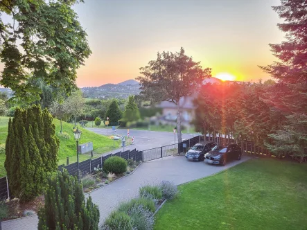 Aussicht - Haus kaufen in Bad Honnef - Frisch renoviertes Landhaus mit Fernblick auf schönem Areal in Höhenlage - ca. 3 Min. A3 Bad Honnef