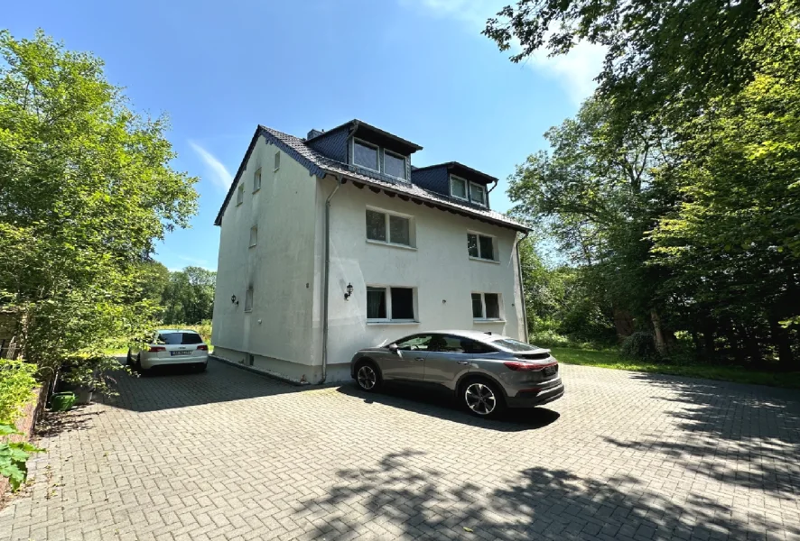  - Haus kaufen in Königswinter - Top saniertes Dreifamilienhaus in Königswinter Ittenbach am Waldrand - fußläufig einkaufen!