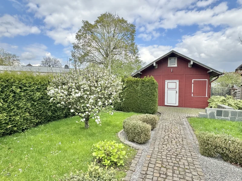 Titel - Haus kaufen in Werne - Großes Wohnhaus mit tollem Garten und Garage in ruhiger Lage