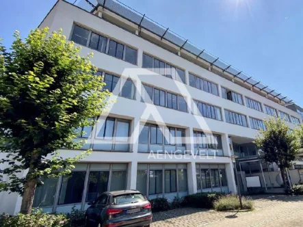 Atrium Deckblatt zugeschnitten - Büro/Praxis mieten in Oberursel - Bürogebäude