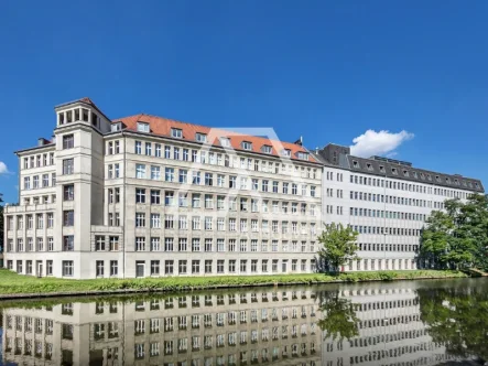 Titelbild - Büro/Praxis mieten in Berlin - Exklusive Loftflächen in direkter Wasserlage