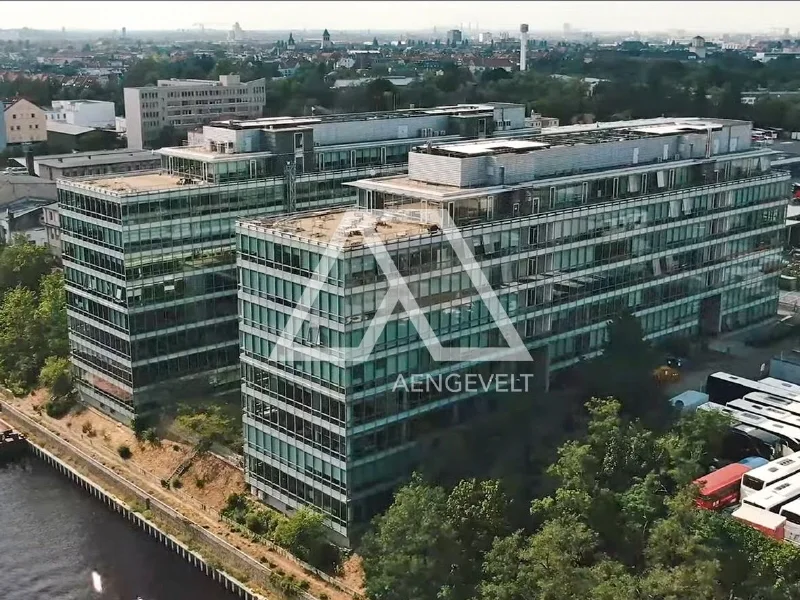 Titelbild - Büro/Praxis mieten in Berlin - Tempelhof Twins - Modernes Büro in direkter Wasserlage mit großer Dachterrasse