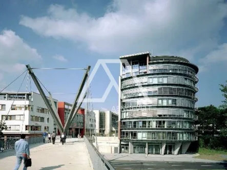 Frontansicht - Büro/Praxis mieten in Bad Homburg - Werbewirksam - modern - sehr zentral