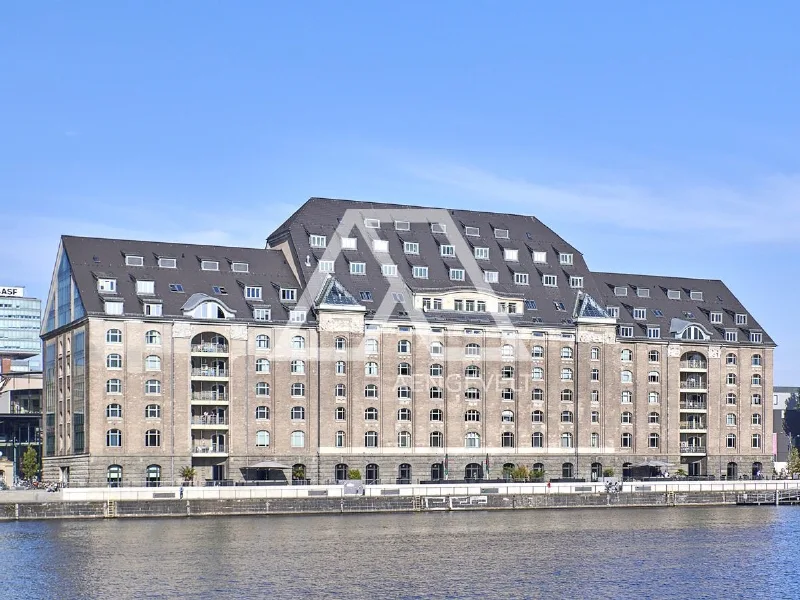 Titelbild - Büro/Praxis mieten in Berlin - Charmante Loftfläche im "Alten Getreidespeicher" mit Blick auf die Spree