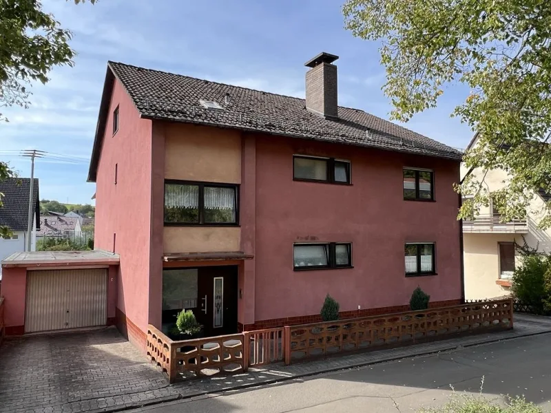 Strassenseite mit Garage - Haus kaufen in Otterberg - Sehr gepflegtes 2-Familienhaus auf tollem Grundstück