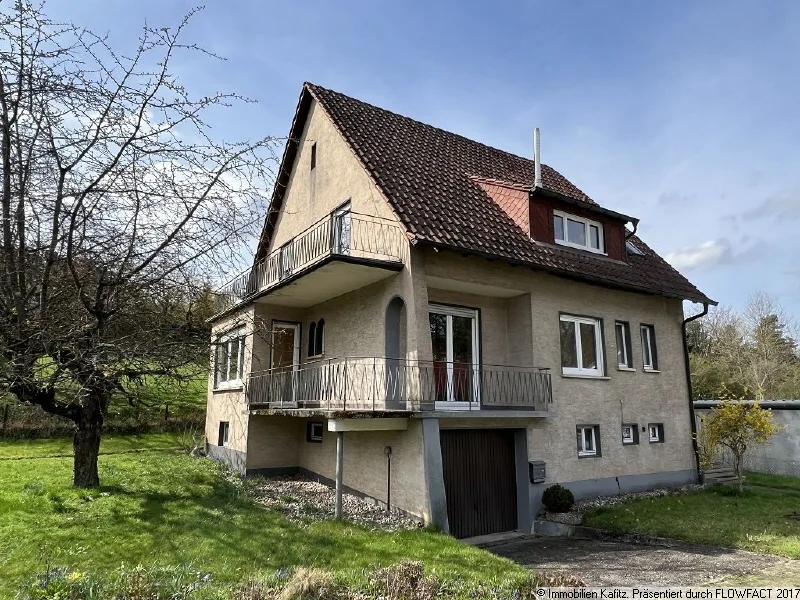 Vorderansicht - Haus kaufen in Kaiserslautern - Geräumiges Einfamilienhaus auf großem Grundstück